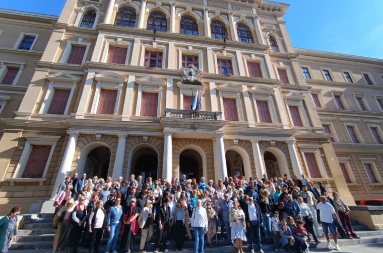 Posjeta-Prvoj-Susackoj-gimnaziji-12.10.2025-1067×800