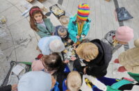 Postavljanje-ukrasa-na-Adventski-vijenac-9