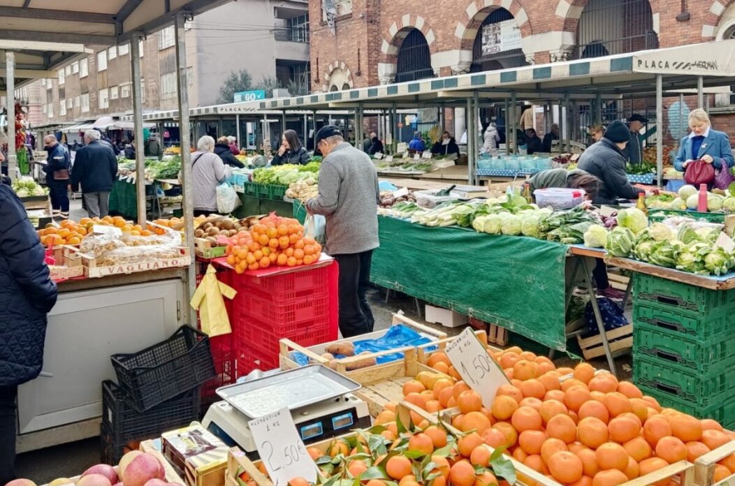 Radno-vrijeme-riječkih-tržnica-uoči-blagdana-1200×800