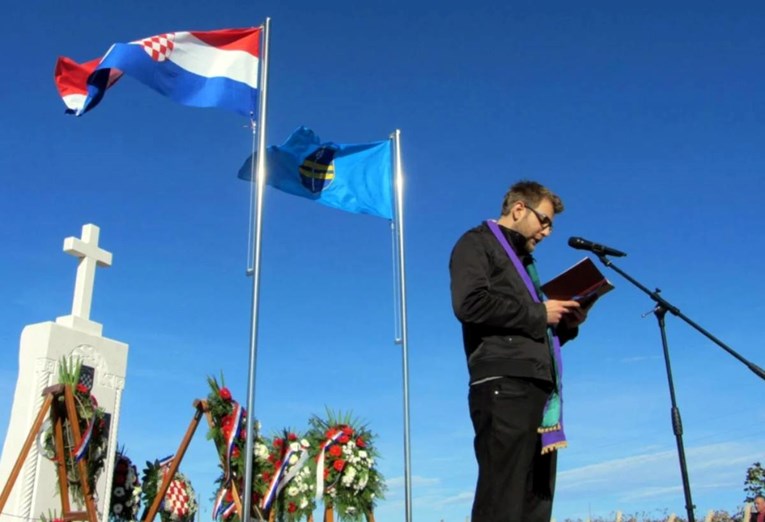 e4dd313f-4836-49a0-8a35-a6e2b8e8b6e9