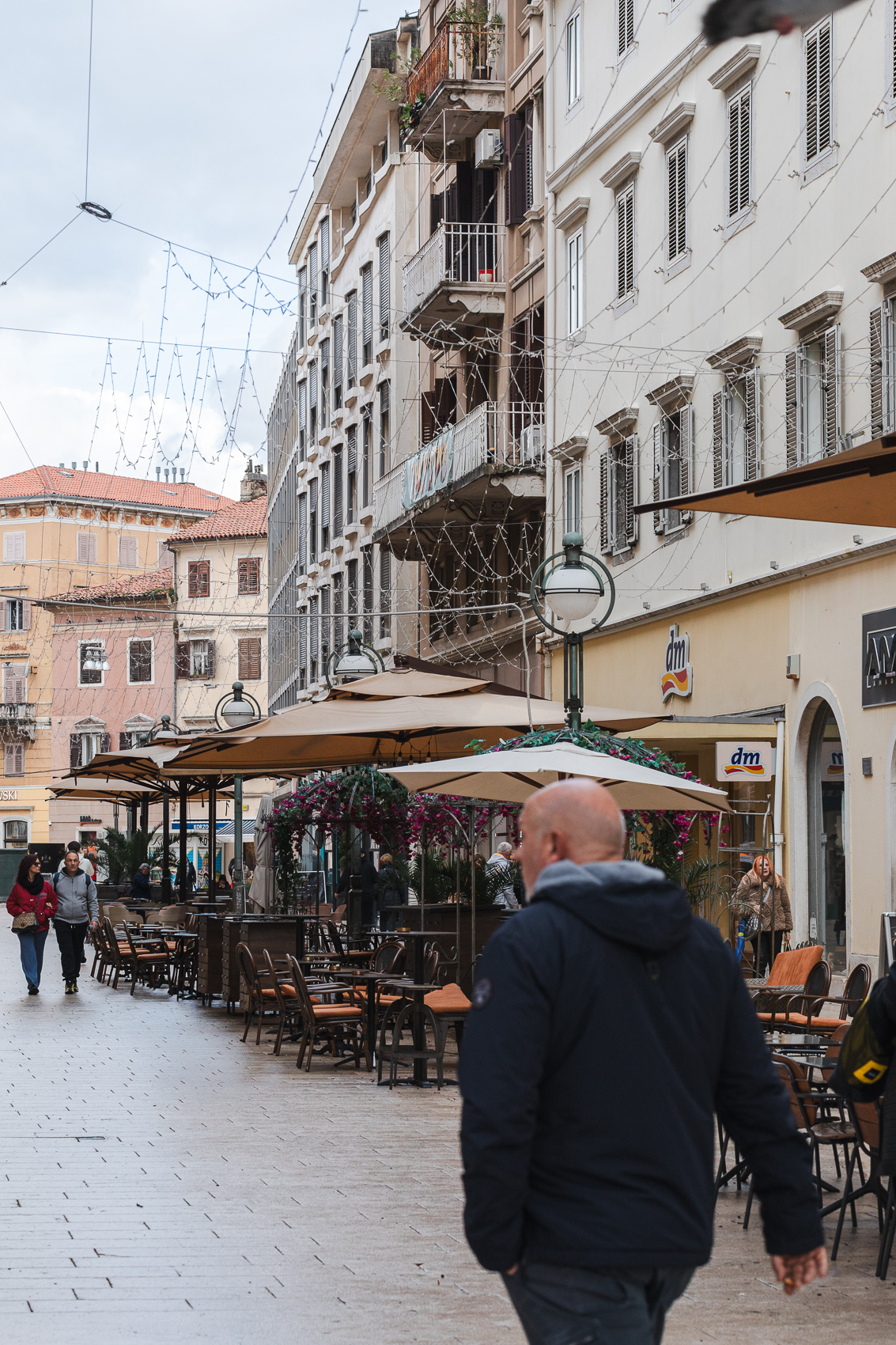 postavljanje lampica Korzo 2025-0040