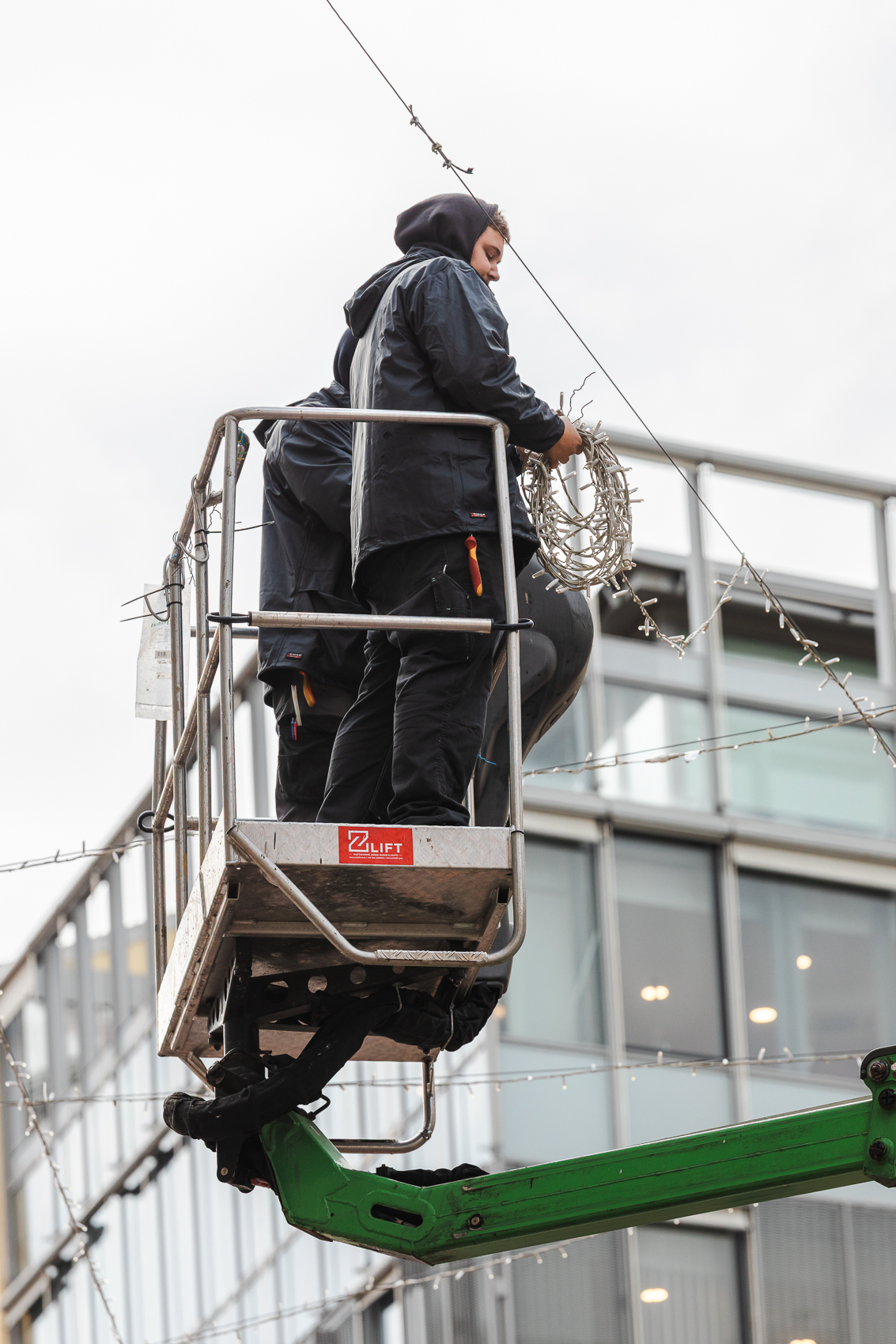 postavljanje lampica Korzo 2025-0062