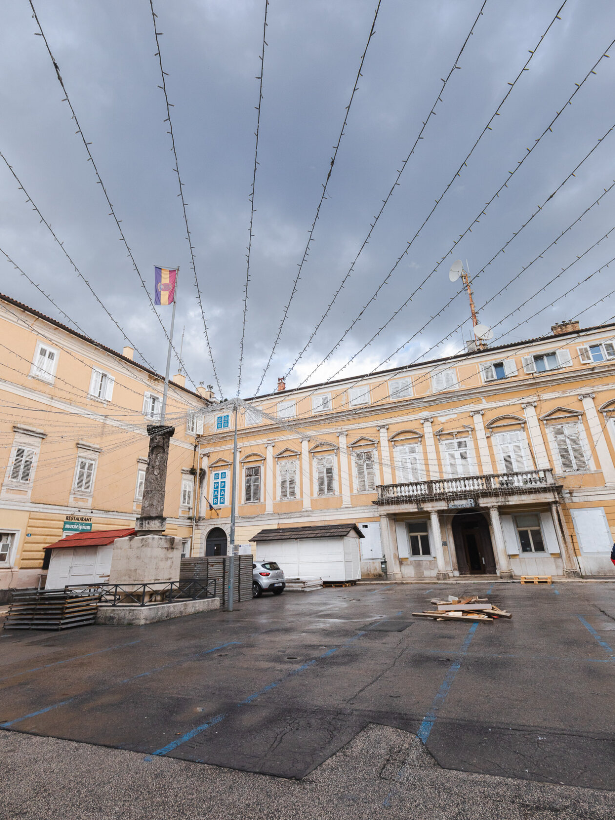 postavljanje lampica Korzo 2025-0083