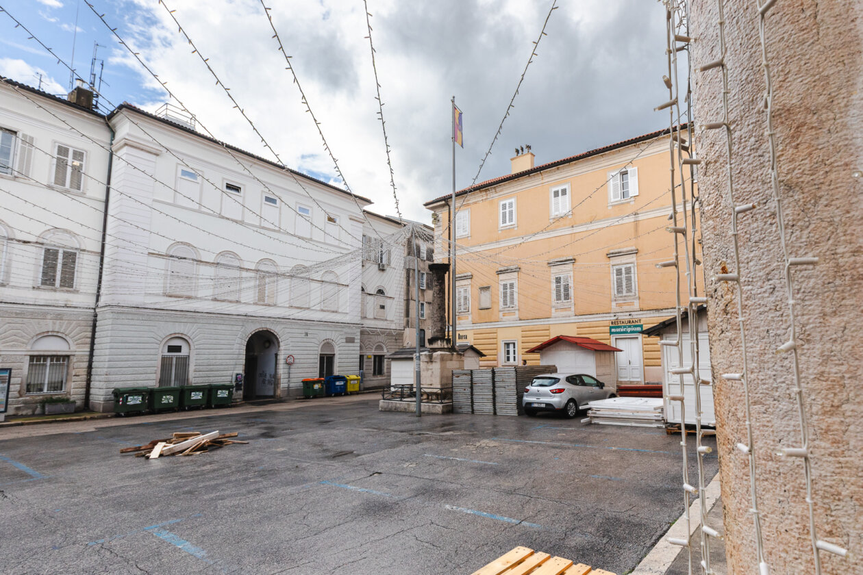 postavljanje lampica Korzo 2025-0086