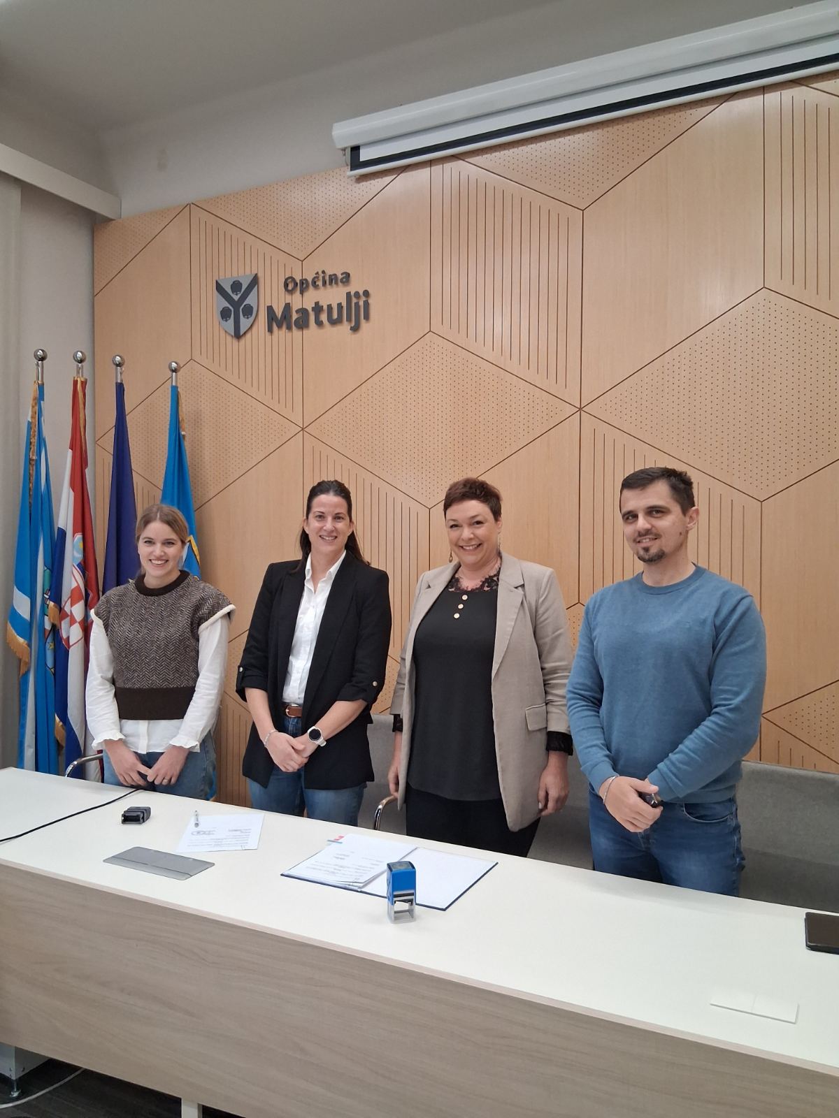 potpisivanje ugovora o izvođenju radova na cesti C-O, D-O i dionici ceste F-E-D-F u radnoj zoni R2 u Matulji studeni 2025