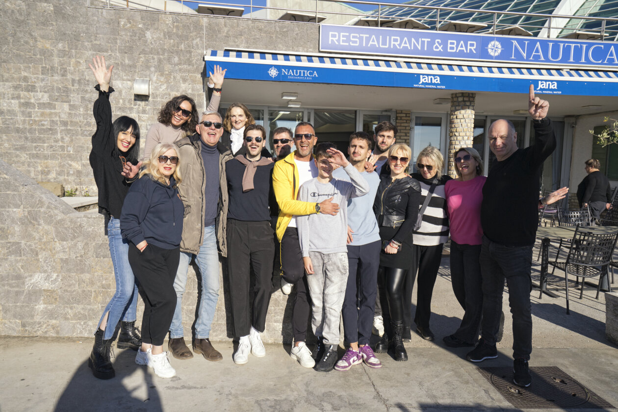 Photo by Petar Kurschner