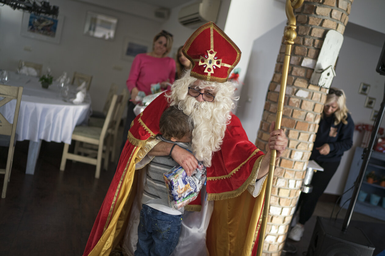 Photo by Petar Kurschner