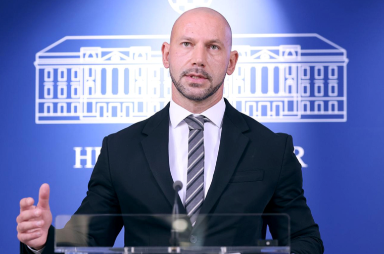 864f3060-24d5-4f36-bdcd-9918f6af3fda