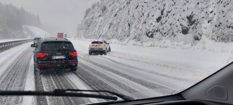 9aeb0eed-7b3f-475b-8c1f-ed01114cd495