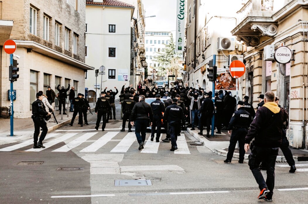 ANTIFAŠISTI PROSVJED NAPAD GRAĐANI I GRAĐANKE