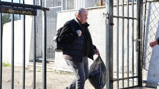 H-7075a752-2bfe-499a-ada2-6d9751bdf135-550