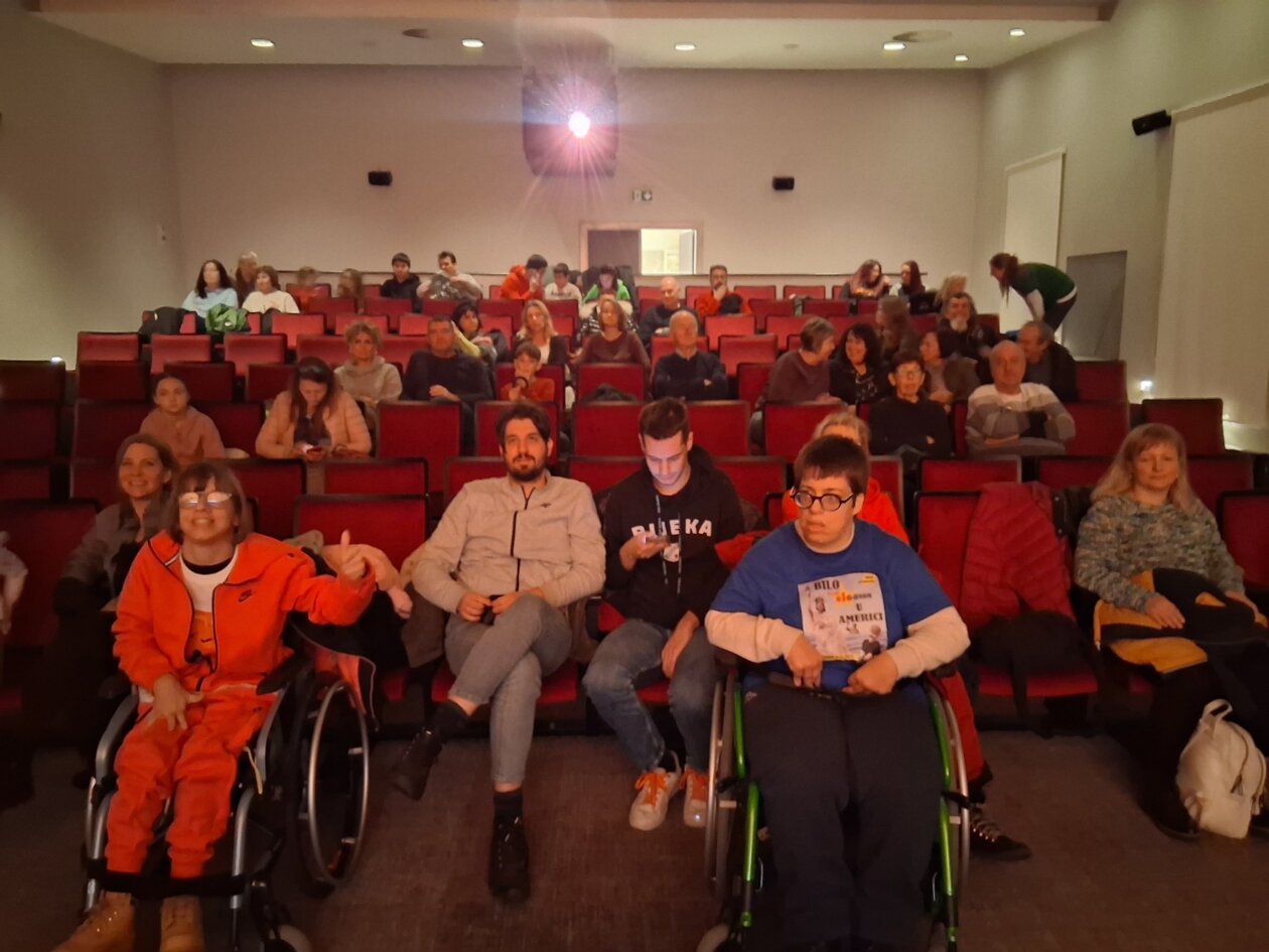 IMG-ff01e176dc6d9137f5357ff7e13a9cc8-V