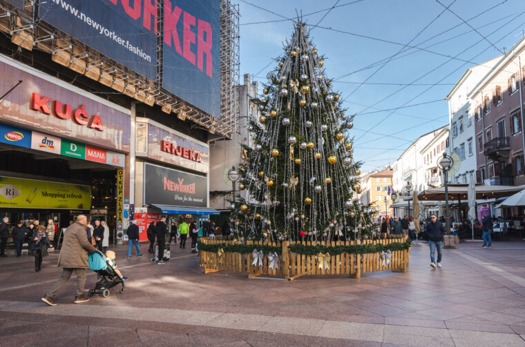 Ilustrativna zima advent 2025 Korzo bor-3098