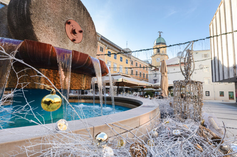 Ilustrativna zima advent 2025 koblerov trg-2999