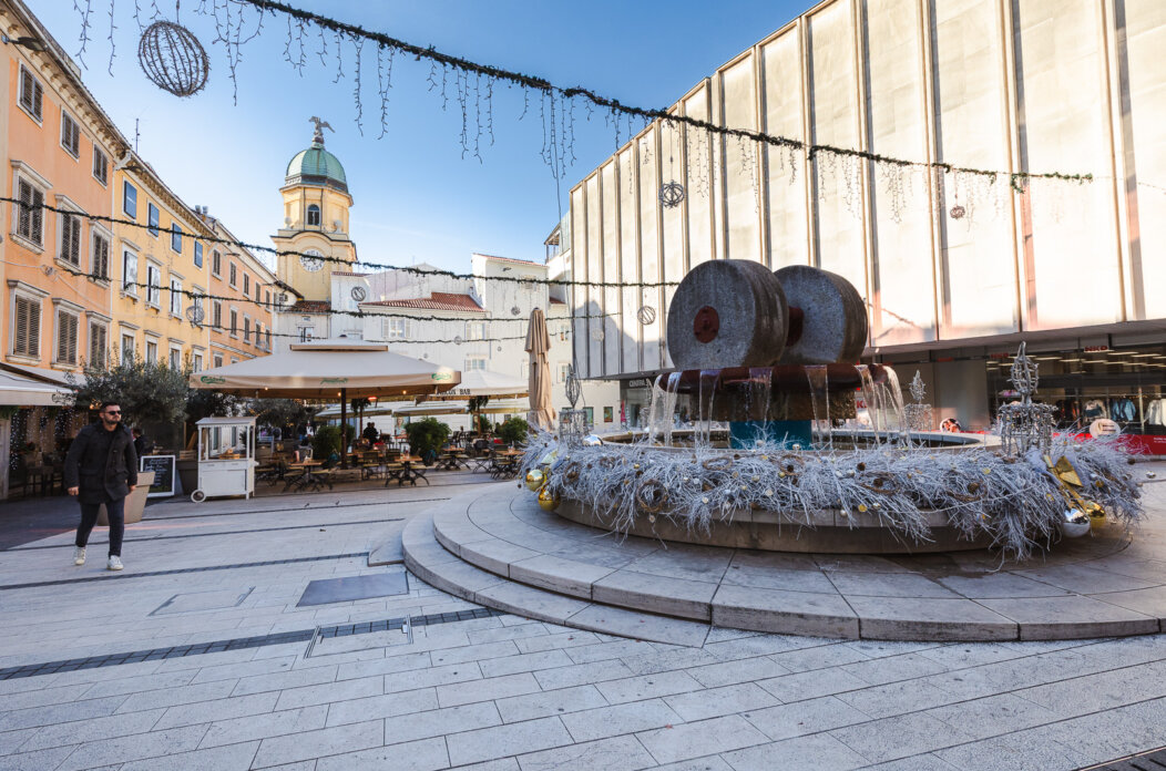 Ilustrativna zima advent 2025 koblerov trg-3003