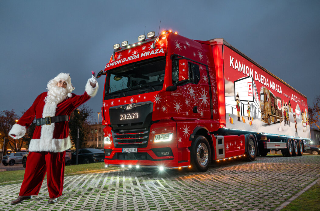 Kamion Djeda Mraza Kamion Djeda Mraza