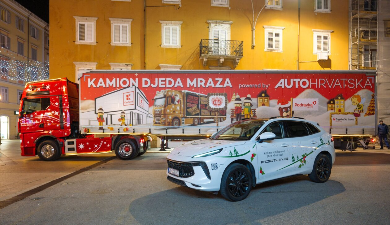 Kamion Djeda Mraza u Rijeci Kamion Djeda Mraza u Rijeci