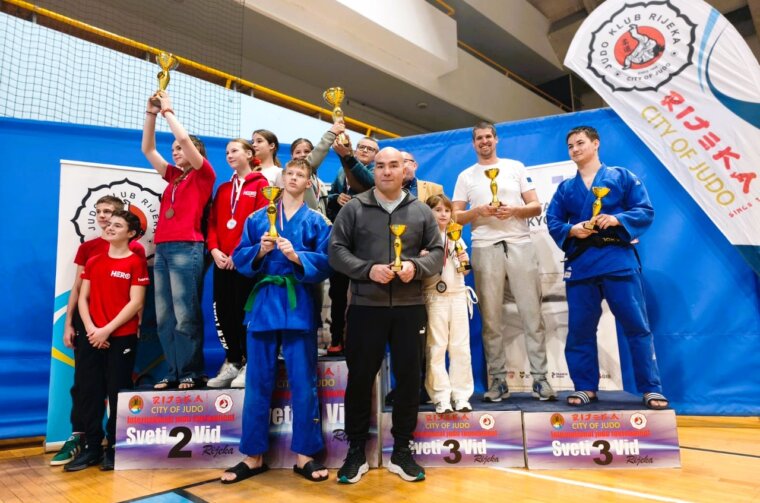 PHOTO-2025-12-07-15-21-51