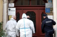 Rijeka: Žena umrla na stubištu, u stanu pronađen muškarac s ozljedama vrata