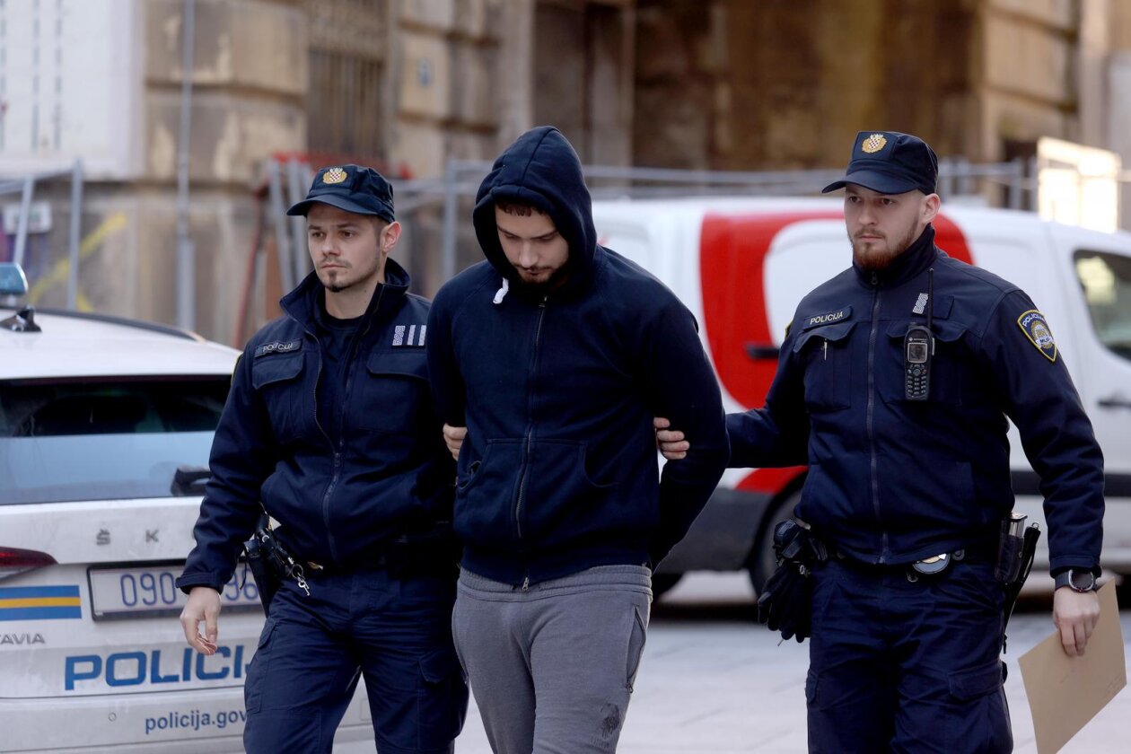 Rijeka: Privođenje Frana Brnelića, osumnjičenog za ubojstvo svoje djevojke Rijeka: Privođenje Frana Brnelića, osumnjičenog za ubojstvo svoje djevojke