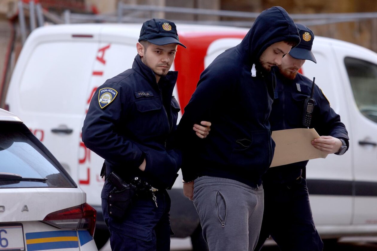 Rijeka: Privođenje Frana Brnelića, osumnjičenog za ubojstvo svoje djevojke Rijeka: Privođenje Frana Brnelića, osumnjičenog za ubojstvo svoje djevojke