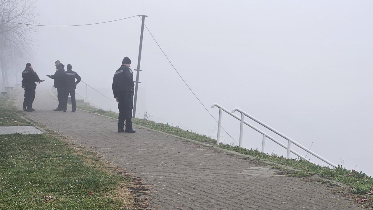 U Savi kod Slavonskog Broda prevrnuo se čamac s ljudima, najmanje jedna osoba poginula U Savi kod Slavonskog Broda prevrnuo se čamac s ljudima, najmanje jedna osoba poginula