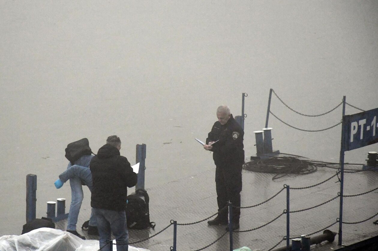 U Savi kod Slavonskog Broda prevrnuo se čamac s ljudima, najmanje jedna osoba poginula U Savi kod Slavonskog Broda prevrnuo se čamac s ljudima, najmanje jedna osoba poginula