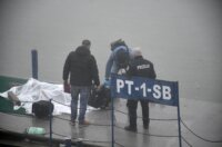 U Savi kod Slavonskog Broda prevrnuo se čamac s ljudima, najmanje jedna osoba poginula U Savi kod Slavonskog Broda prevrnuo se čamac s ljudima, najmanje jedna osoba poginula