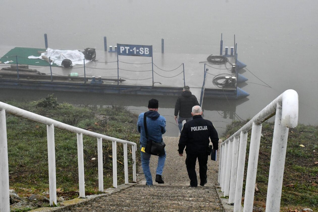 U Savi kod Slavonskog Broda prevrnuo se čamac s ljudima, najmanje jedna osoba poginula U Savi kod Slavonskog Broda prevrnuo se čamac s ljudima, najmanje jedna osoba poginula