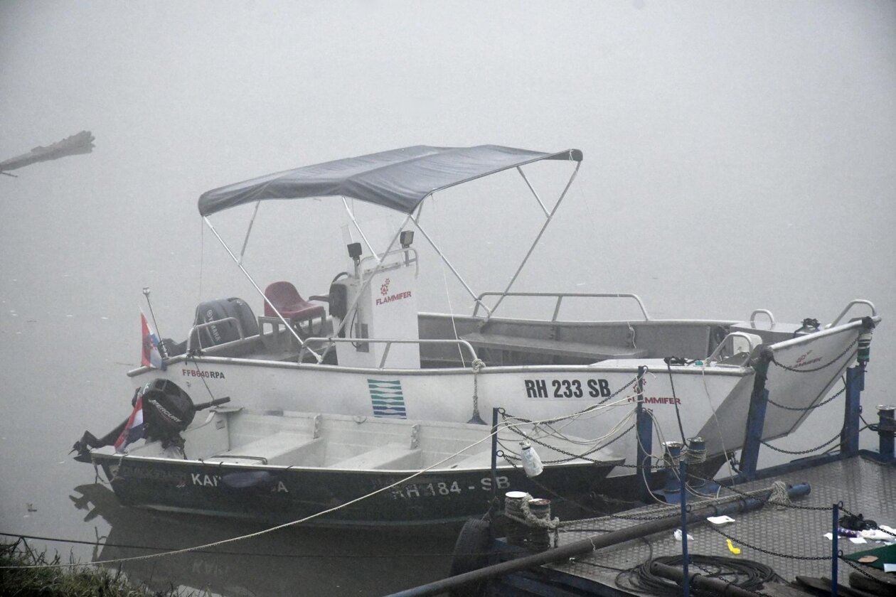 U Savi kod Slavonskog Broda prevrnuo se čamac s ljudima, najmanje jedna osoba poginula U Savi kod Slavonskog Broda prevrnuo se čamac s ljudima, najmanje jedna osoba poginula