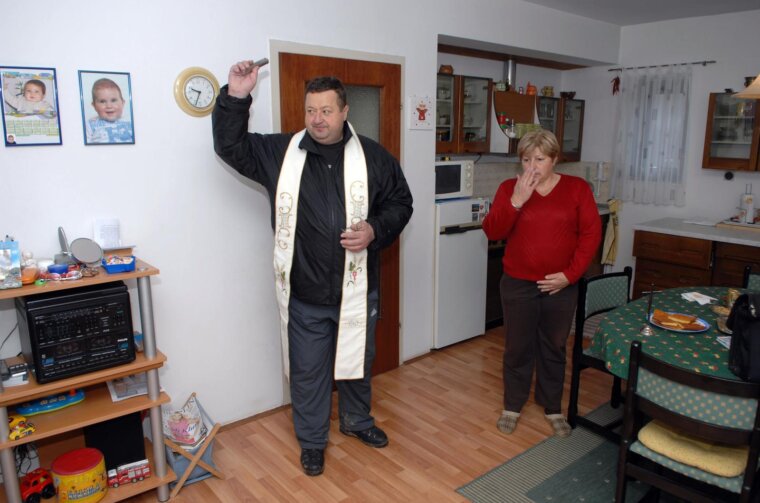 Popovci: Radobojski upnik po?eo s blagoslovom ku?a