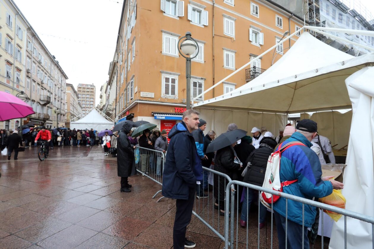 Rijeka: Na Badnjak građanima se dijeli bakalar na gulaš i na bijelo