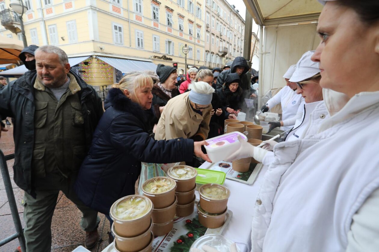 Rijeka: Na Badnjak građanima se dijeli bakalar na gulaš i na bijelo