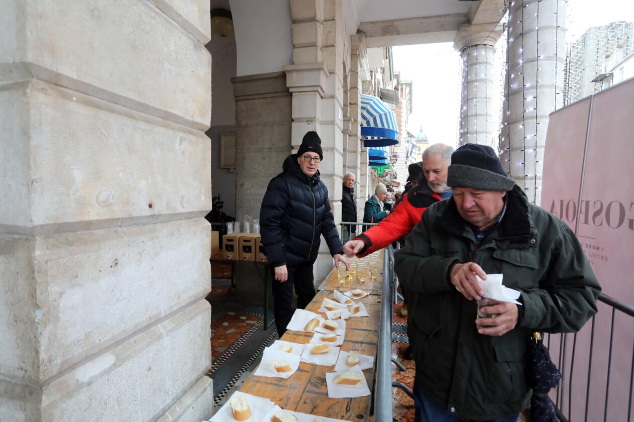 Rijeka: Na Badnjak građanima se dijeli bakalar na gulaš i na bijelo