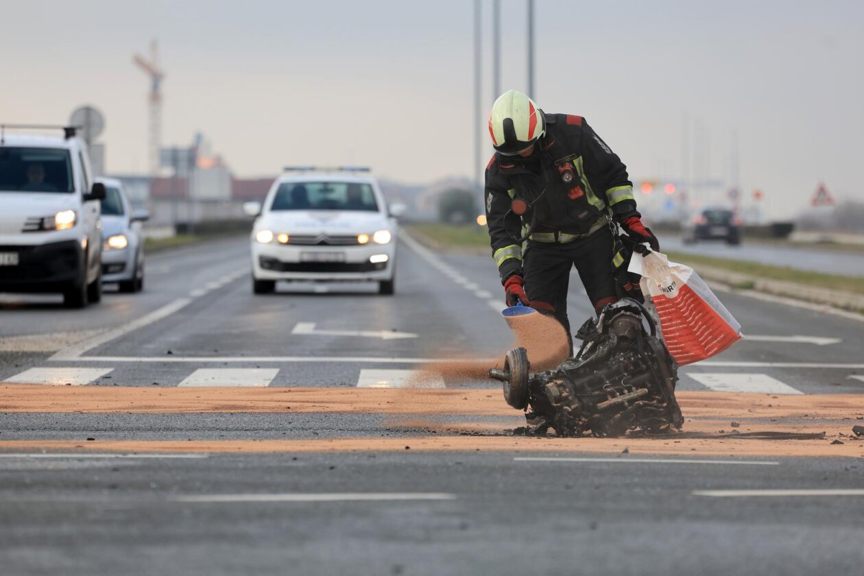 Velika Gorica: Automobilom sletio s ceste pa udario u stup