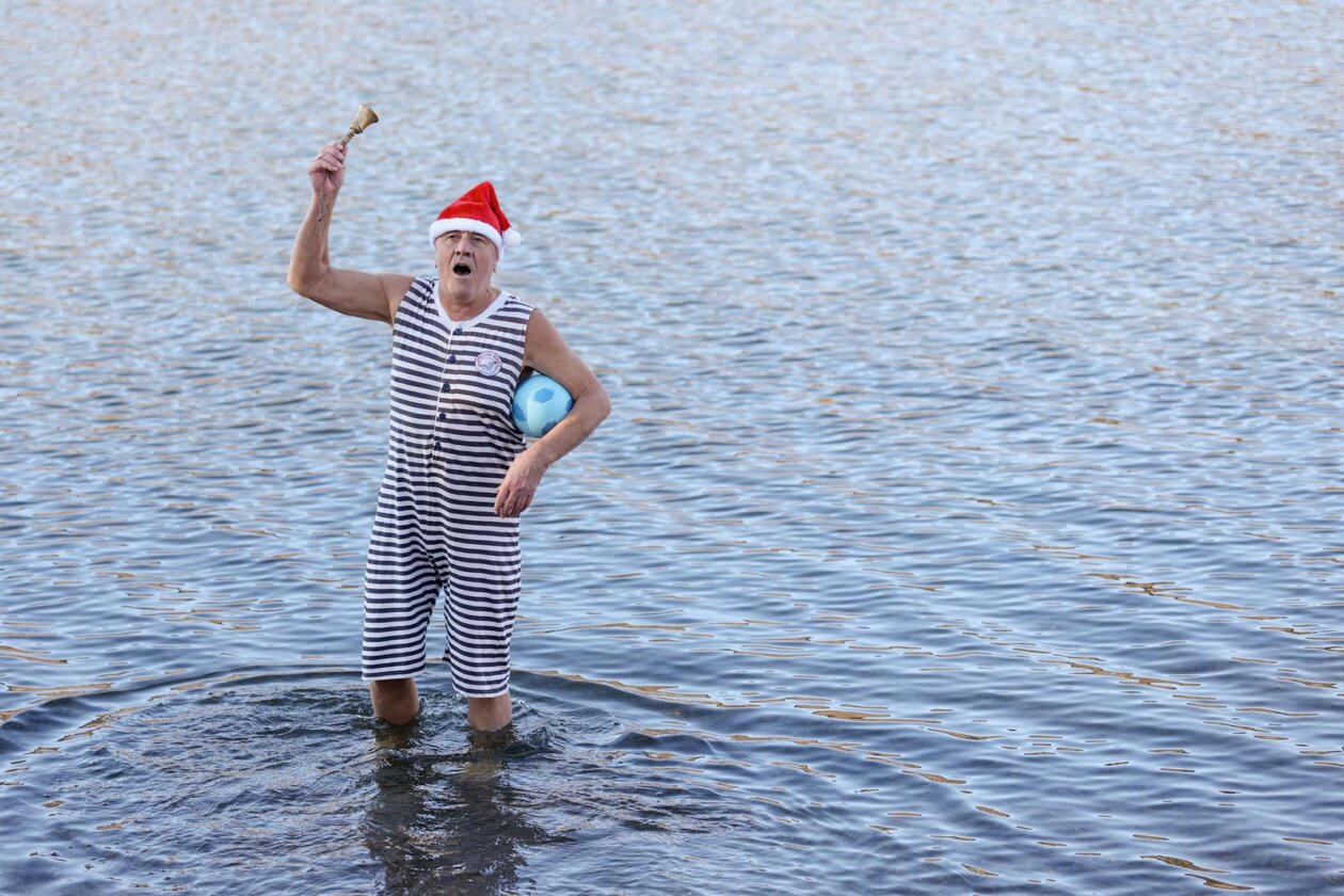 Fužine: Opatijski Kukali okupali se u hladnom jezeru Bajer