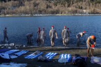 Fužine: Opatijski Kukali okupali se u hladnom jezeru Bajer