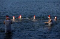Fužine: Opatijski Kukali okupali se u hladnom jezeru Bajer
