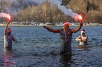 Fužine: Opatijski Kukali okupali se u hladnom jezeru Bajer