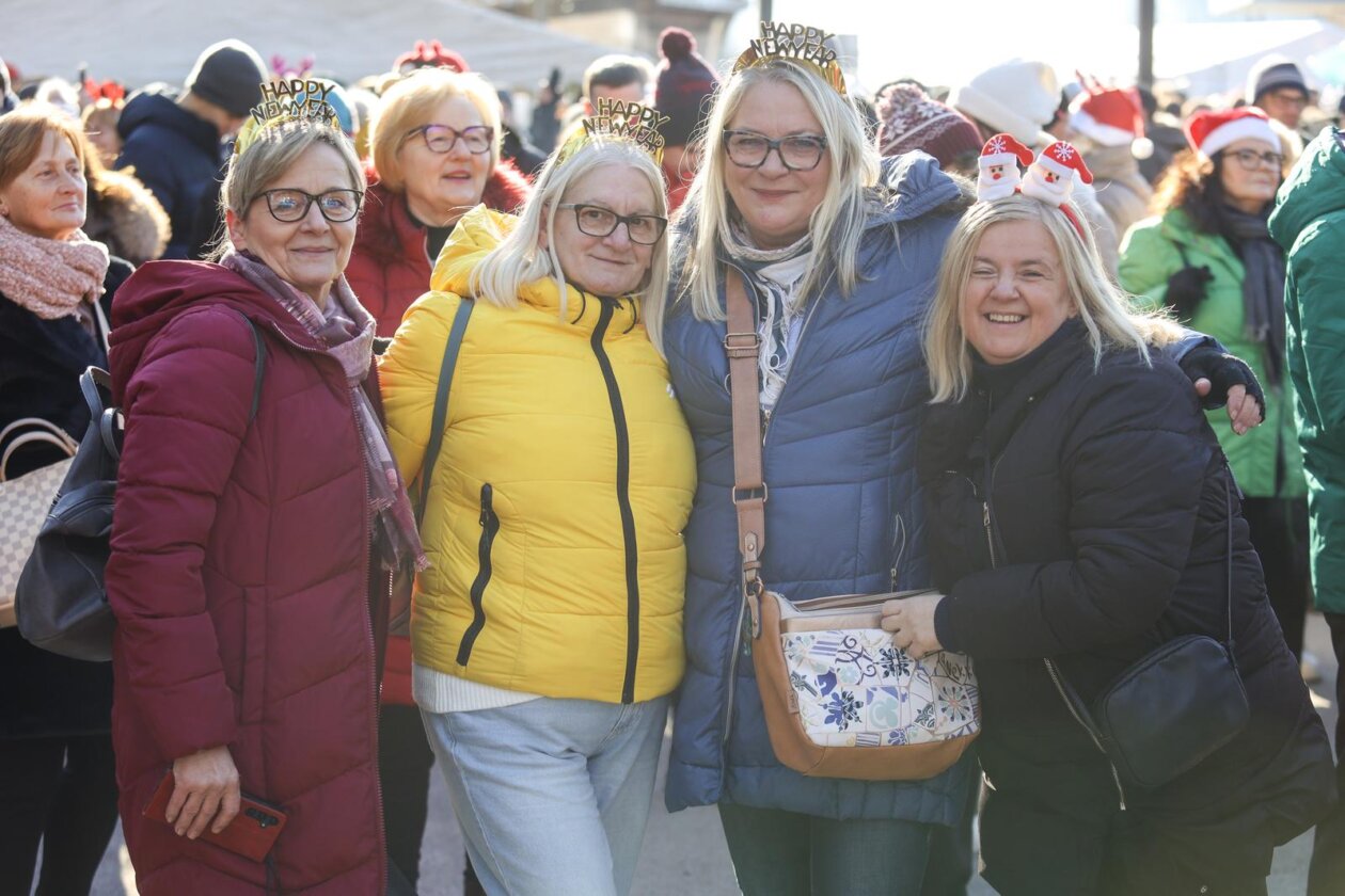 Doček Nove godine u podne u centru Fužina