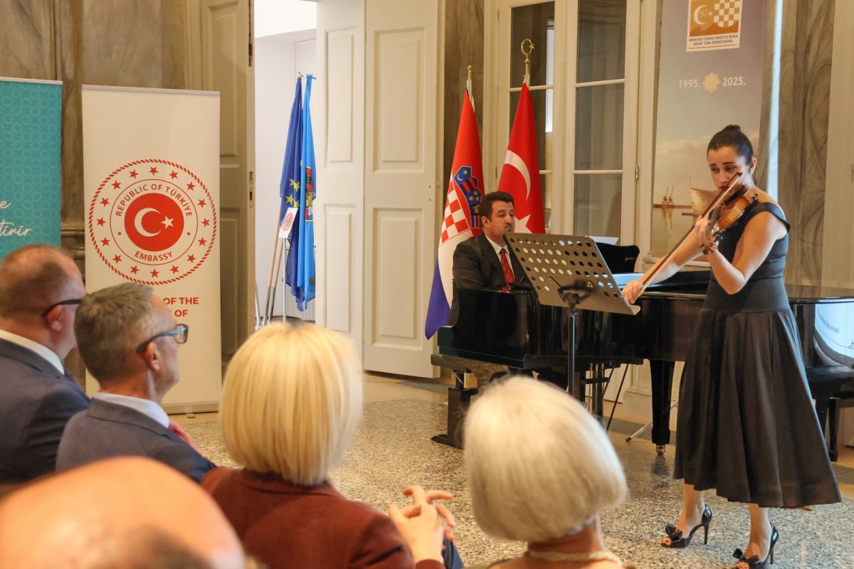 Proslava-30.-obljetnice-Hrvatsko-turskog-drustva-Rijeka-32-1200×800 Proslava-30.-obljetnice-Hrvatsko-turskog-drustva-Rijeka-32-1200×800