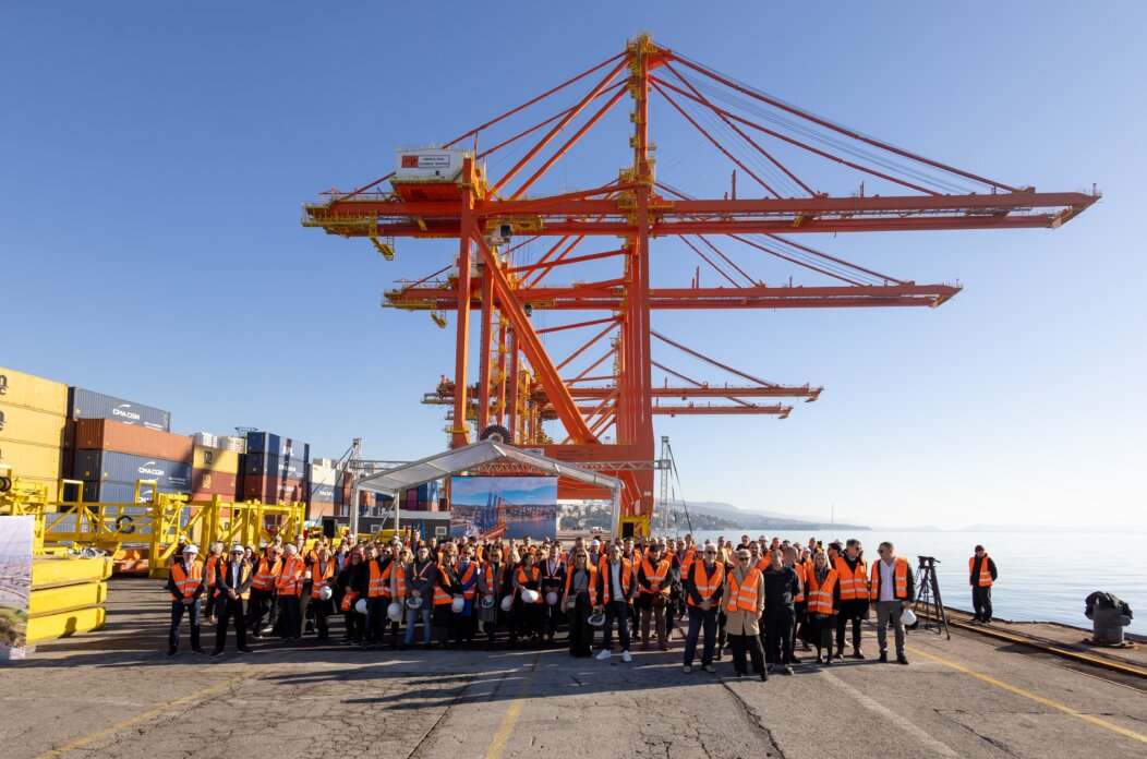 Skupna fotografija AGCT dizalice 11122025 Skupna fotografija AGCT dizalice 11122025