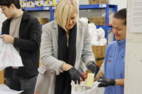 Slaganje-blagdanskih-paketa-za-korisnike-Caritasa-36 Slaganje-blagdanskih-paketa-za-korisnike-Caritasa-36