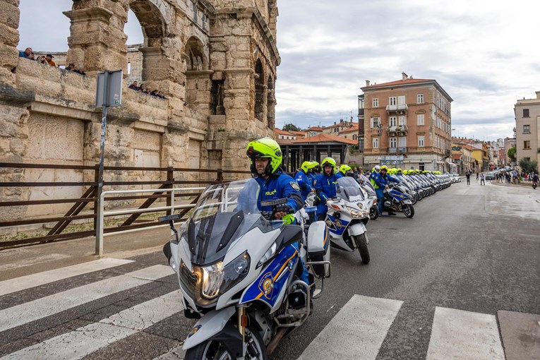 a4132648-39eb-4a77-b501-fe3b44a67931