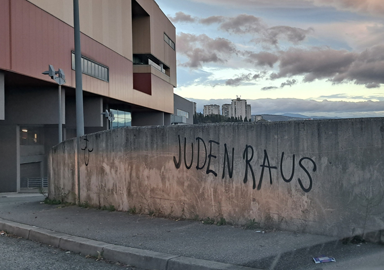 fc18ba5d-0f18-4467-afc7-43c645bc54a0