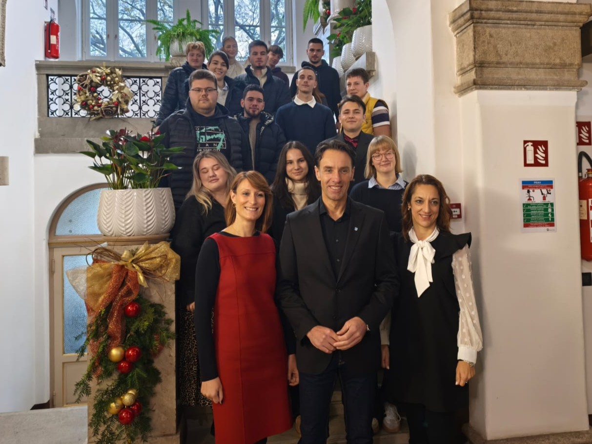 predavanje-fmtu-studenti_grad-opatija