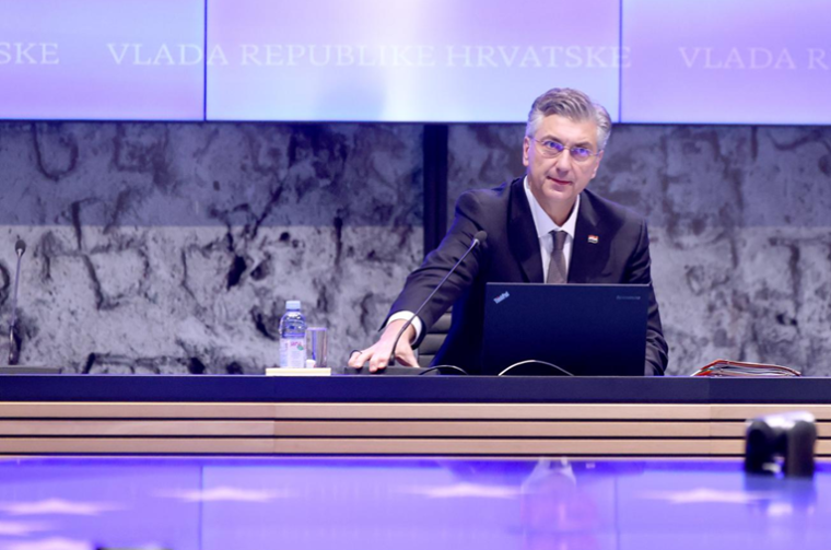 0c5587fd-8a6c-4a72-8cf4-4f6f02f4610f 0c5587fd-8a6c-4a72-8cf4-4f6f02f4610f