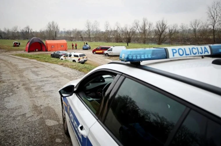 404798f5-b40c-47b2-915f-2f302d55d7aa-1052×696