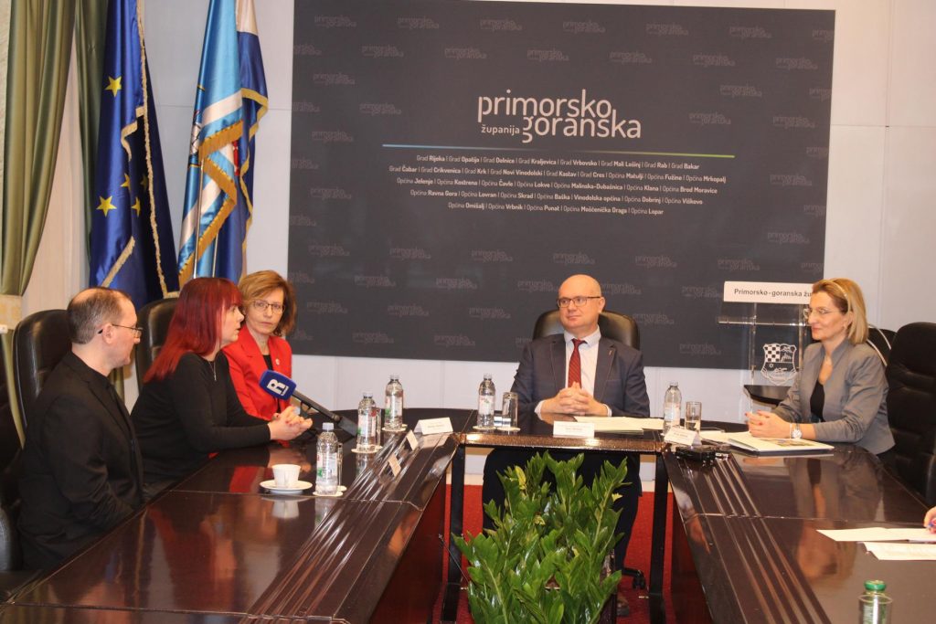 IMG_9940-1-1024×683 IMG_9940-1-1024×683