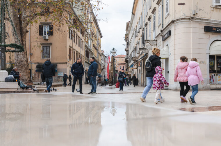 Ilustrativna kiša stari grad-0049